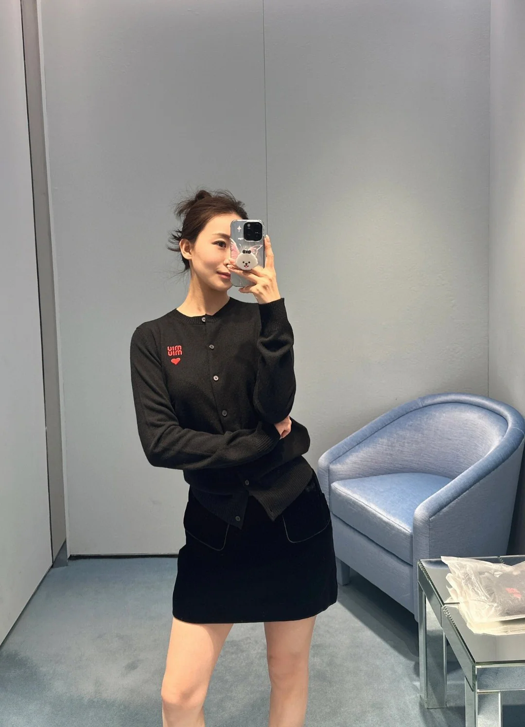 Miu Miu - 2404 - Вязаный кардиган с вышитым логотипом в виде сердца - Черный