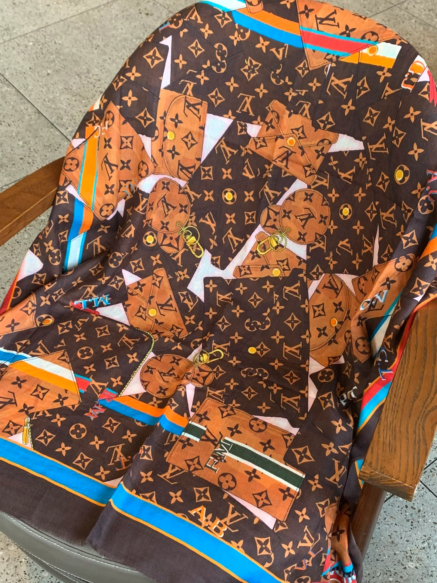 Длинный шарф LV с узором в виде кошелька - 110-200 см - 100% кашемир - 1 шт.