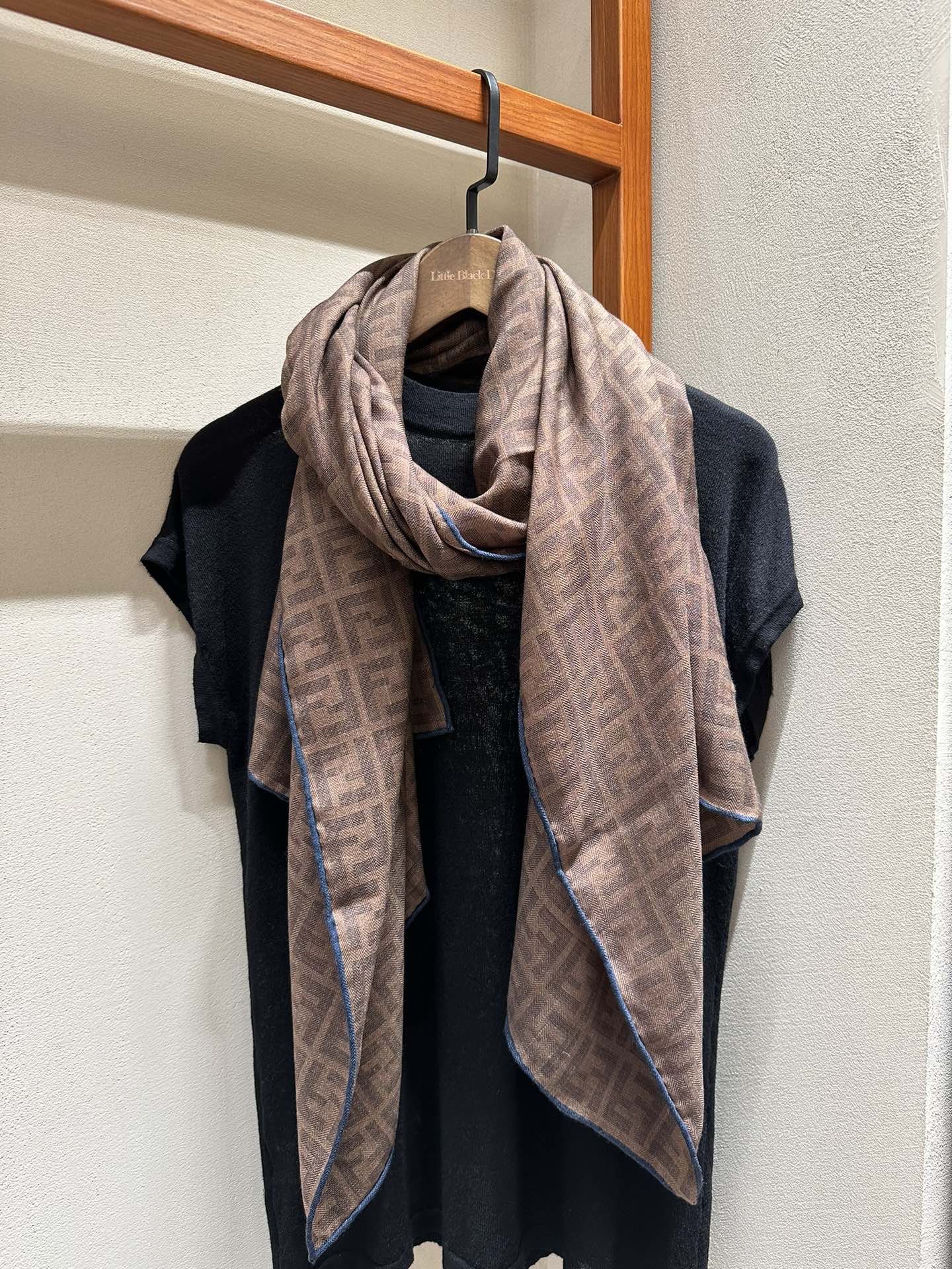 Классический платок Fendi 2024 с монограммой - 75-186