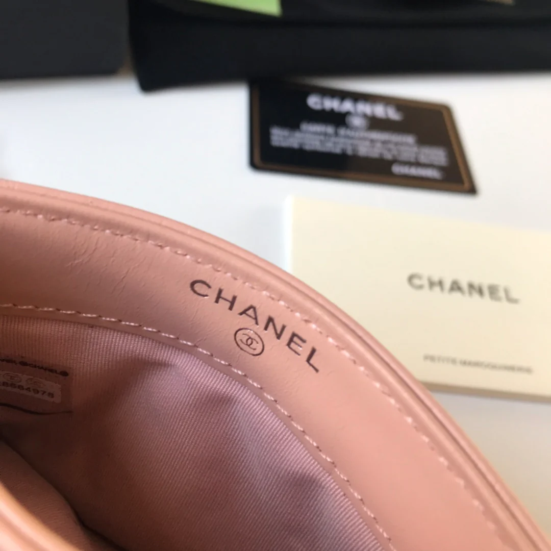 Chanel - Подставка для карт из серии 