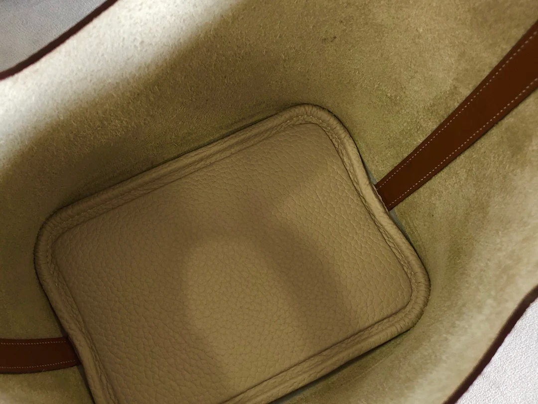 Часы Hermes Picotin 18tc Milkshake White с золотой и коричневой отделкой - золотая пряжка