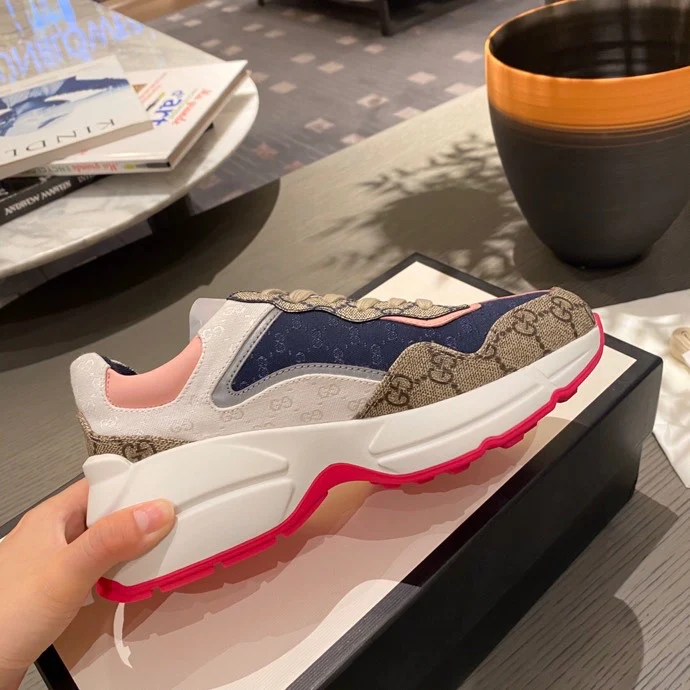 Массивные кроссовки Gucci — модель унисекс.