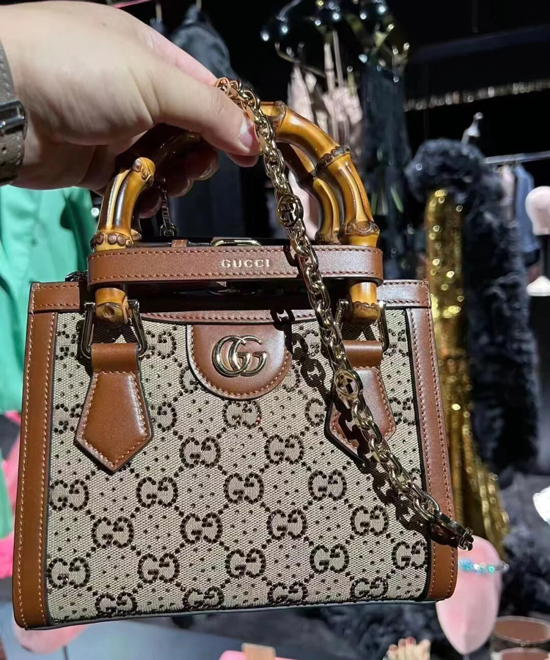 Сумка Gucci из бамбука - 1