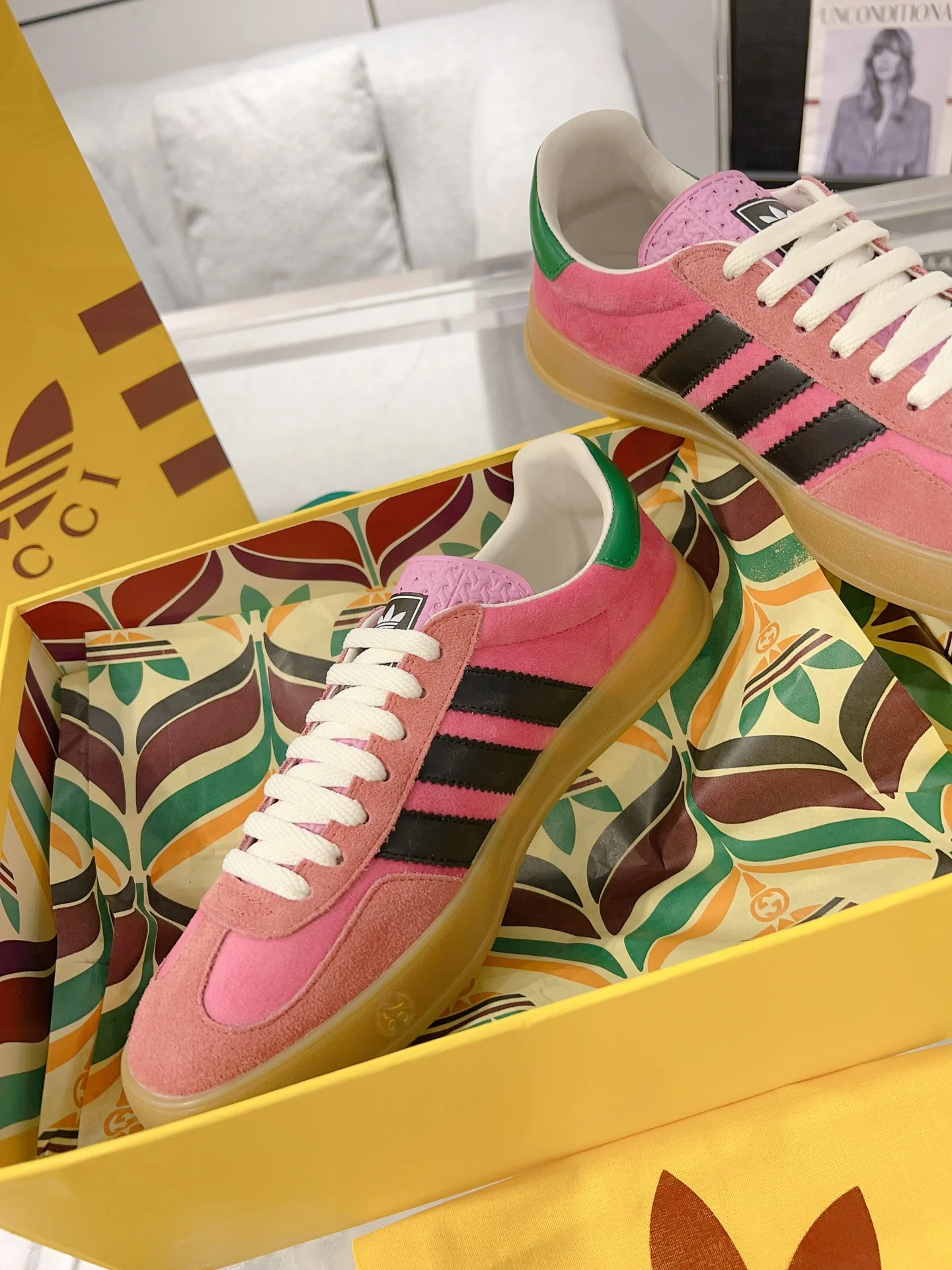 Новинка сезона осень/зима 2023 от Gucci - Коллаборация - Немецкие кроссовки для тренировок - Розовый