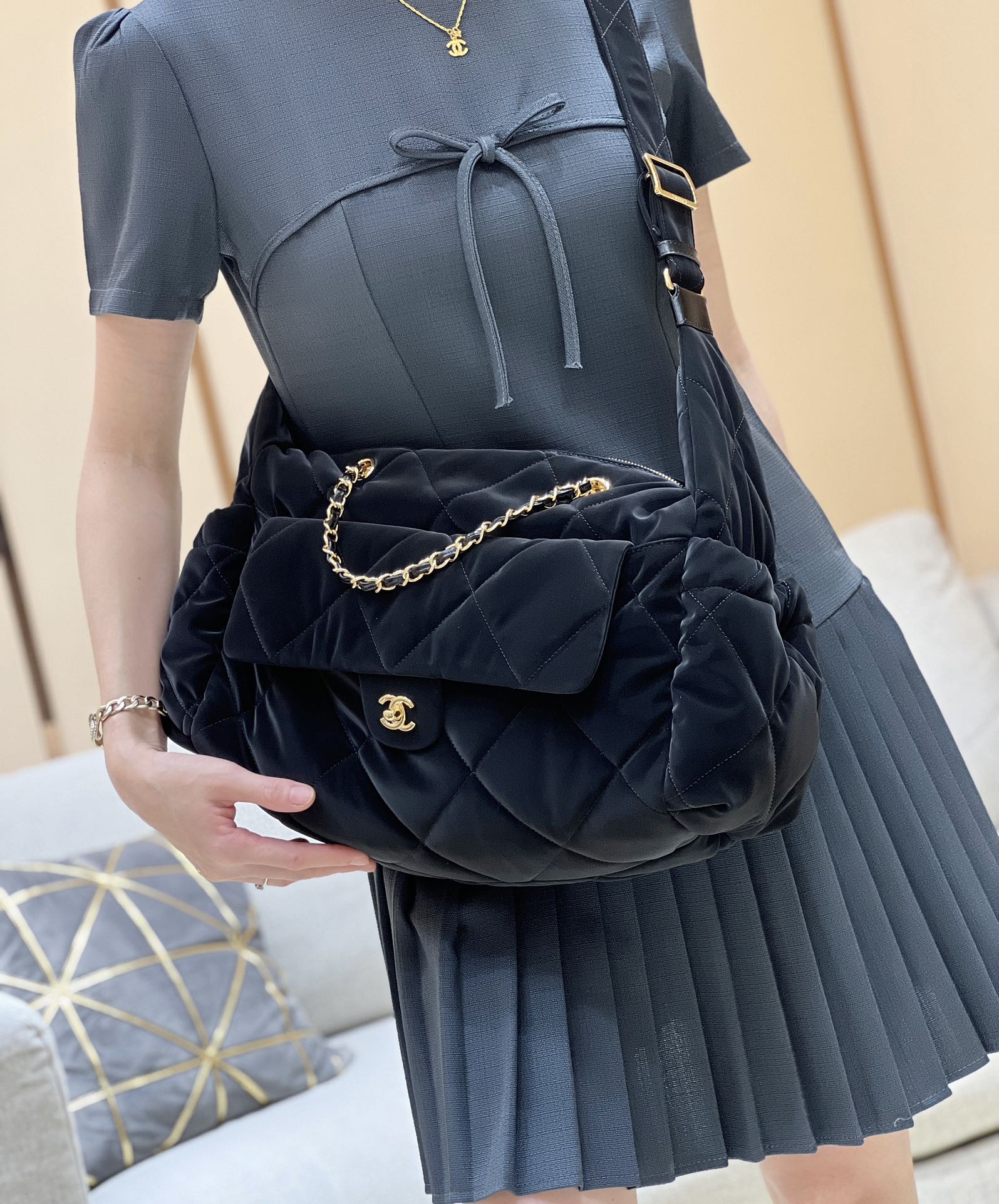 Большая лыжная сумка Chanel 24ncoconeige - черная