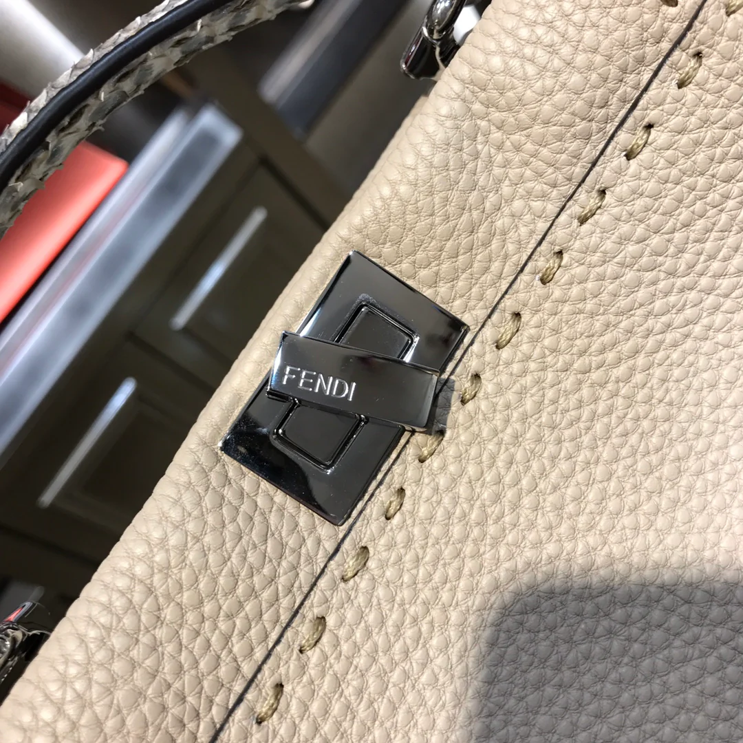 Сумка Fendi Peekaboo Mini Dove Grey Selleria