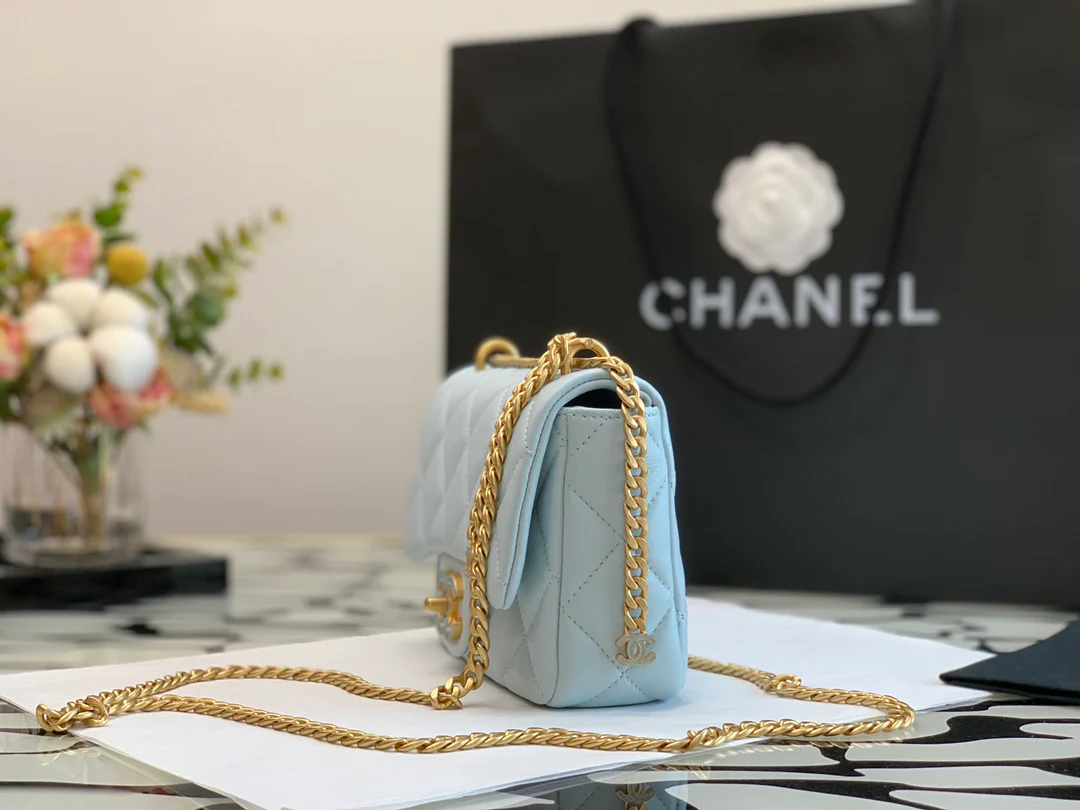 Chanel, новинка 2022 года - квадратная сумка-мешок с эмалированными пуговицами - 1 шт.