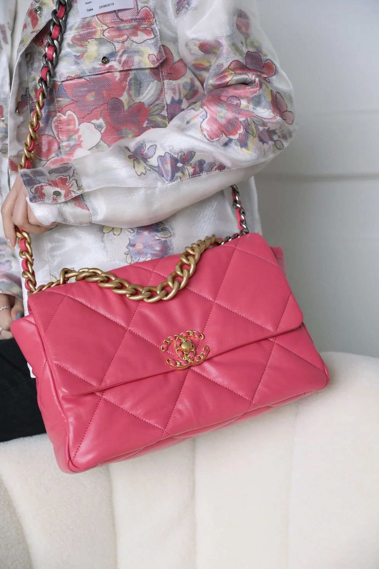 Пудра для помады Chanel 19bag Medium