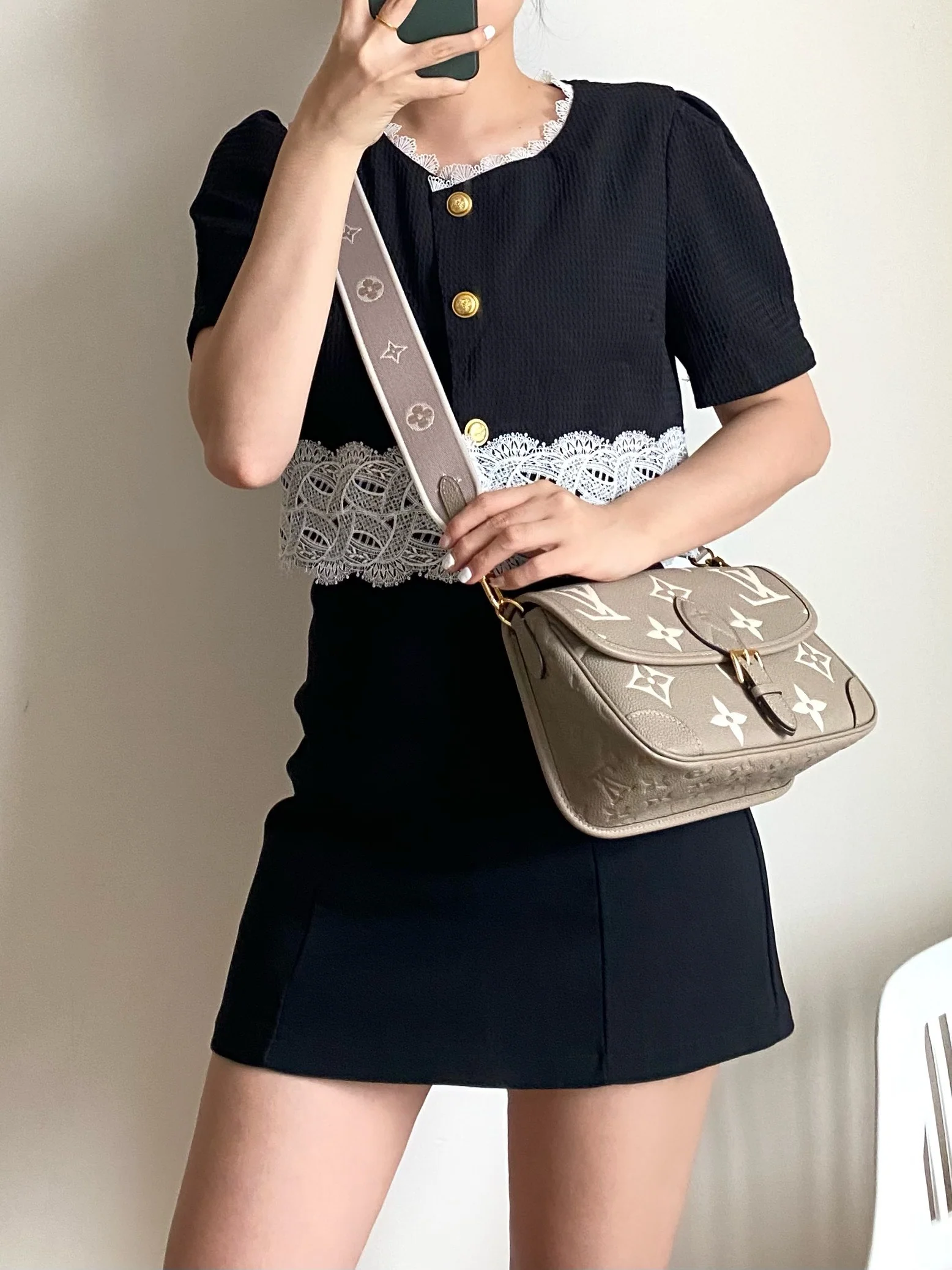 m46583-LV-diane Сумка-багет (наплечная/кроссбоди) - светло-серый