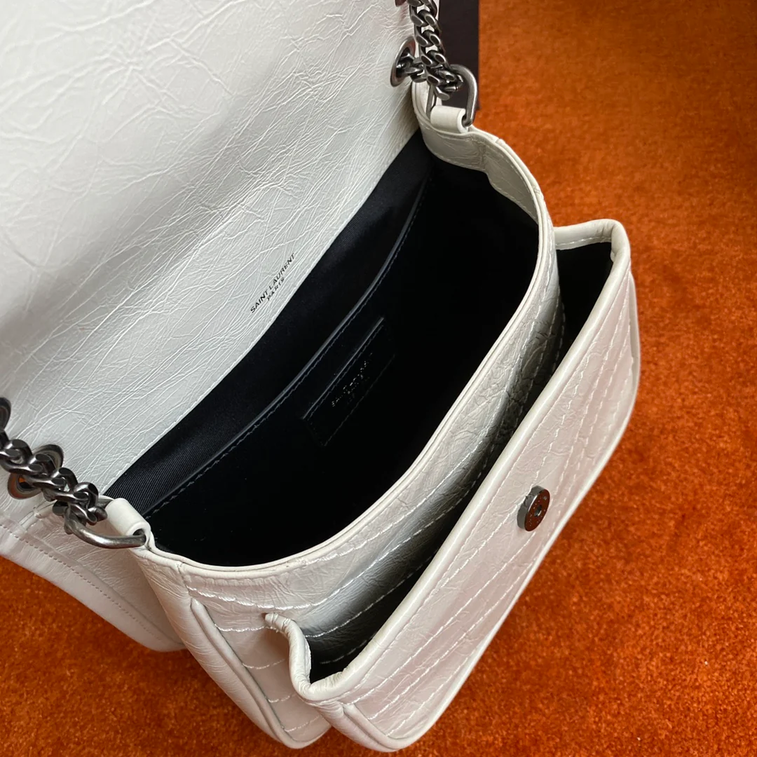 YSL - Маленькая модель Niki - Белая кожа, обработанная маслом, с белой пряжкой - D-образное кольцо