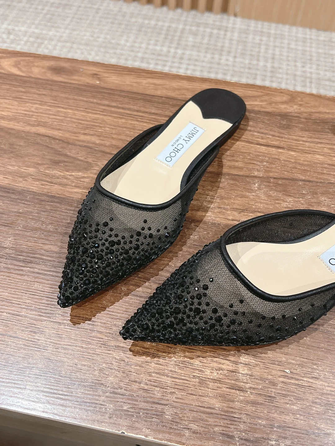 Jimmy - Тапочки с острым носком и стразами, сетчатые, черные