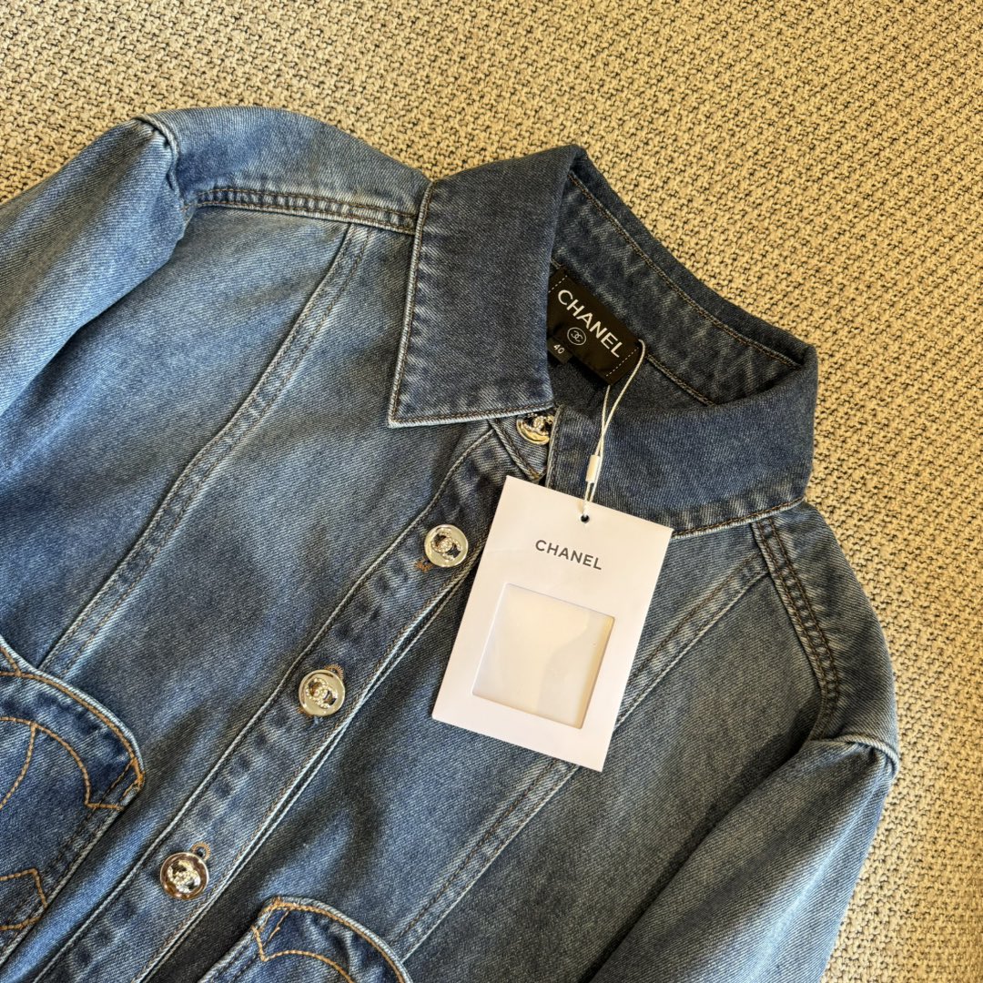 Джинсовая куртка Chanel 2403-24 с новыми карманами
