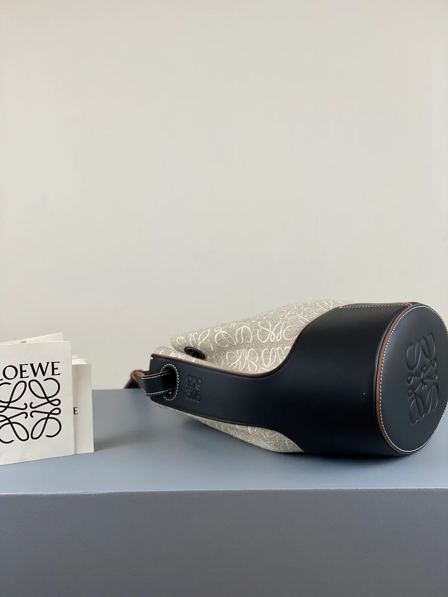 Loewe - Новая жаккардовая ткань Bucket