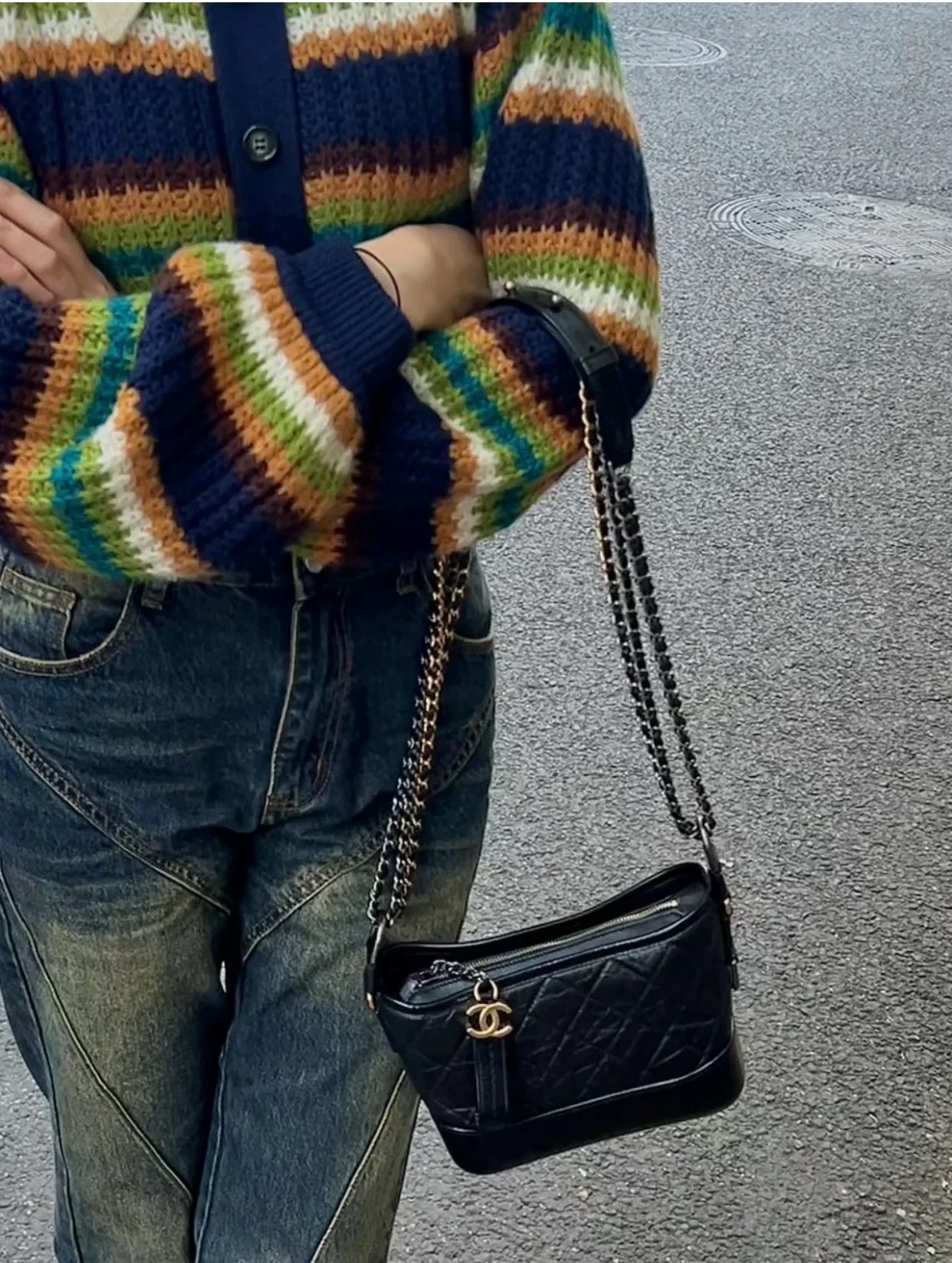 Маленькая сумка-хобо Chanel Garbielle - черная