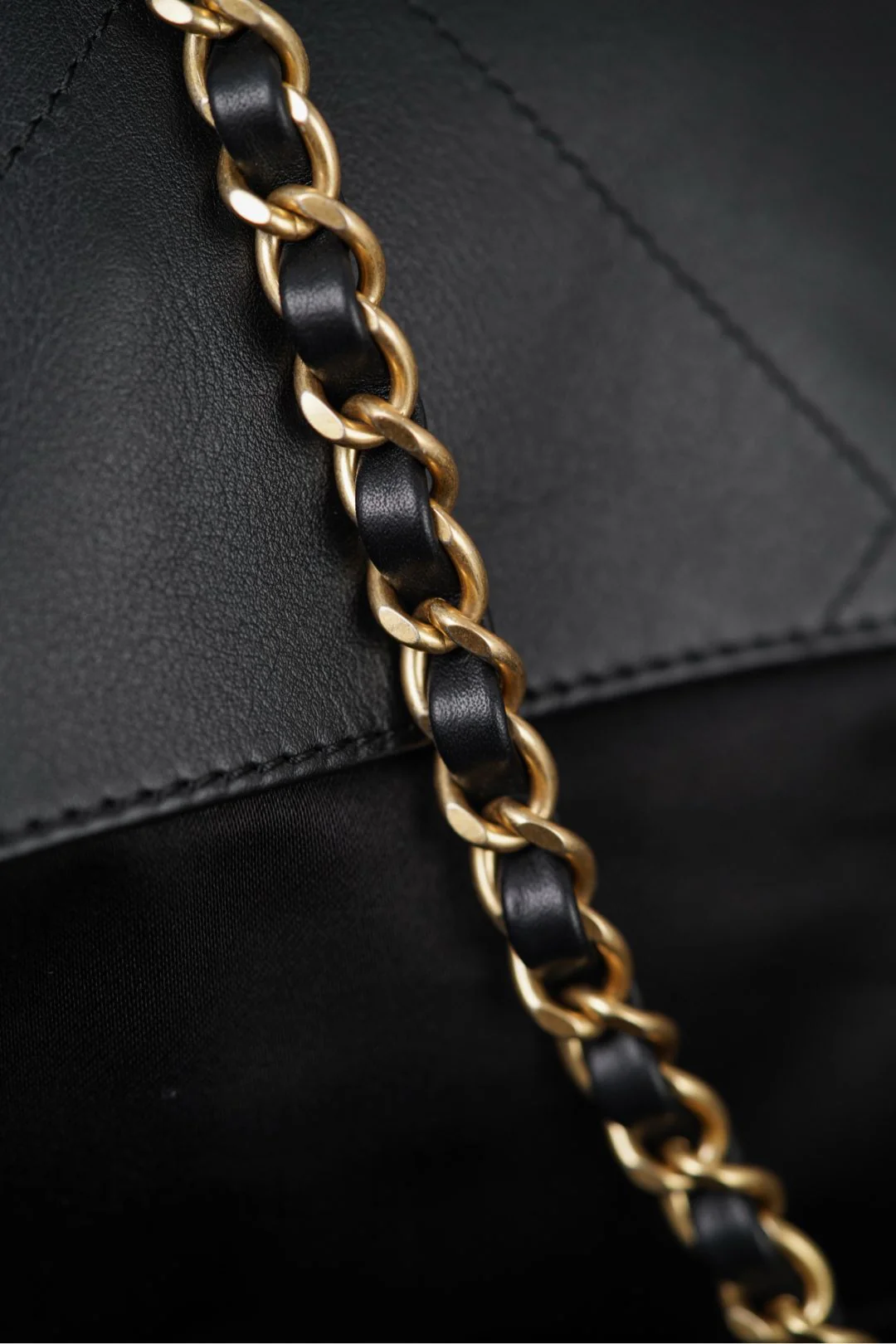 Маленькая сумка Chanel 25stote - черная