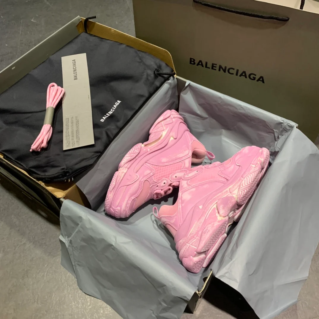 Balenciaga - Dad Shoes - 23