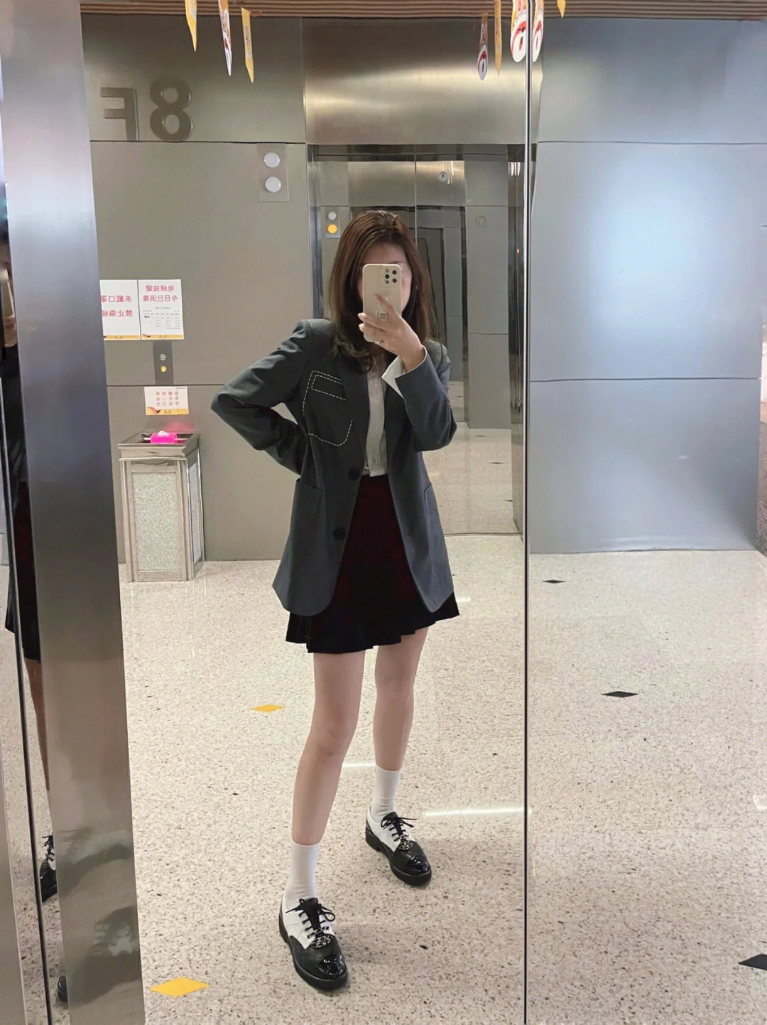 Новинка сезона осень/зима 2022 от Chanel — кожаные туфли с цепочкой и узором ?личи? — фотографии вживую.