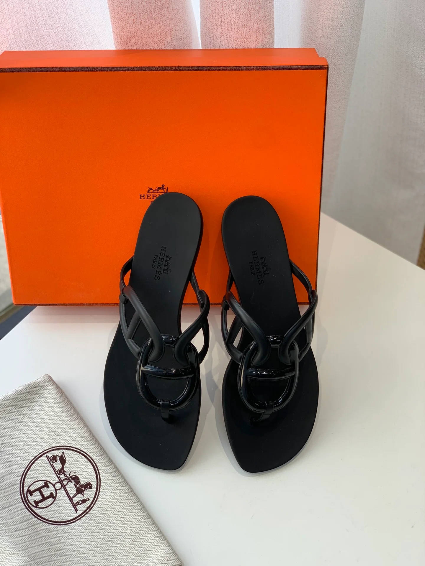 Новые шлепанцы Hermes-aloha 