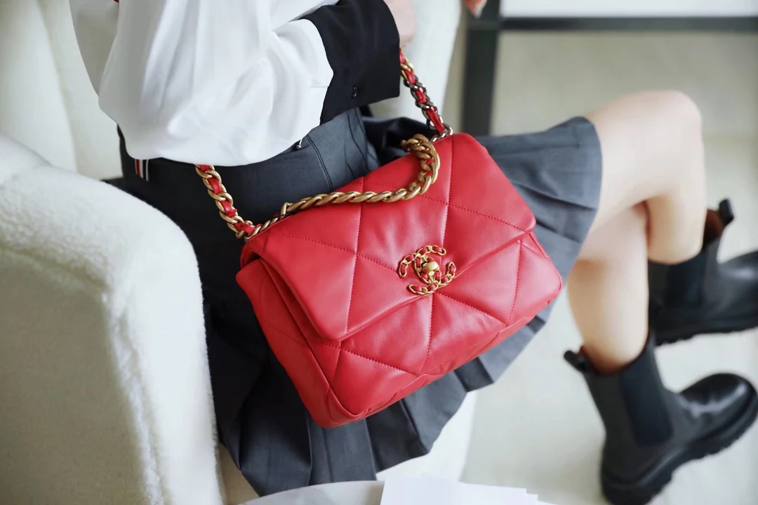 Сумка Chanel 19 - маленькая, кораллово-красная