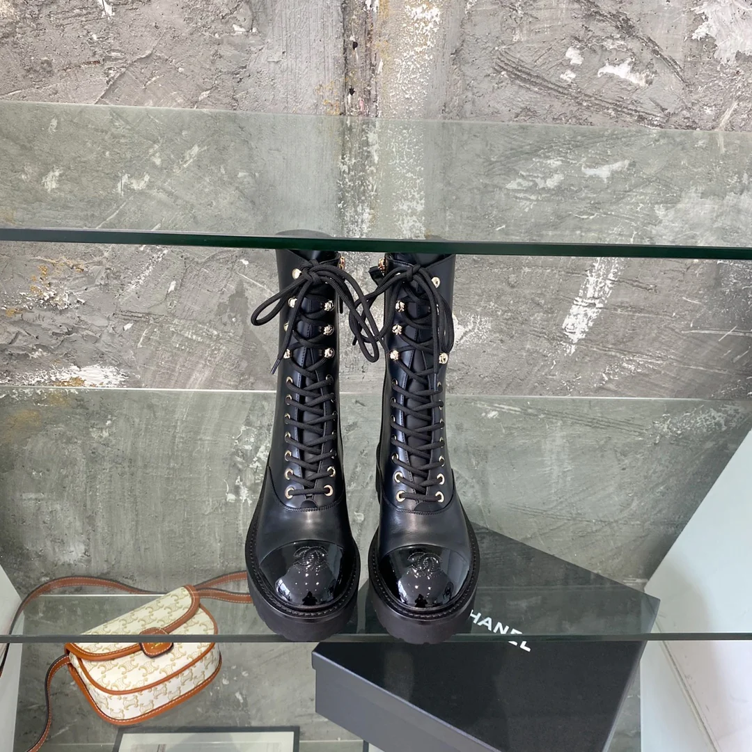 Chanel - Новые ботинки Dr. Martens на шнуровке - Размеры 35-39-40 (изготовлены на заказ) - 1