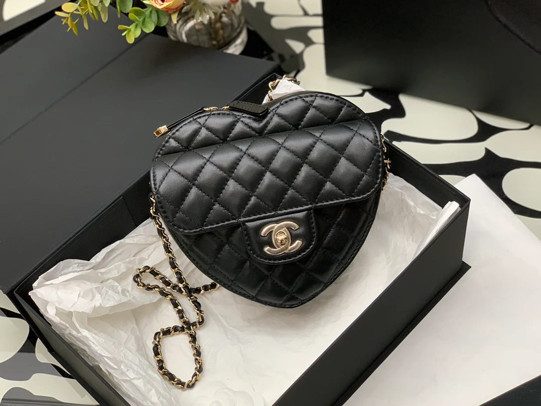 Сумка Chanel Heart с цепочкой и стеганым сердечком - Сумка из овечьей кожи в форме сердца - 1 шт.