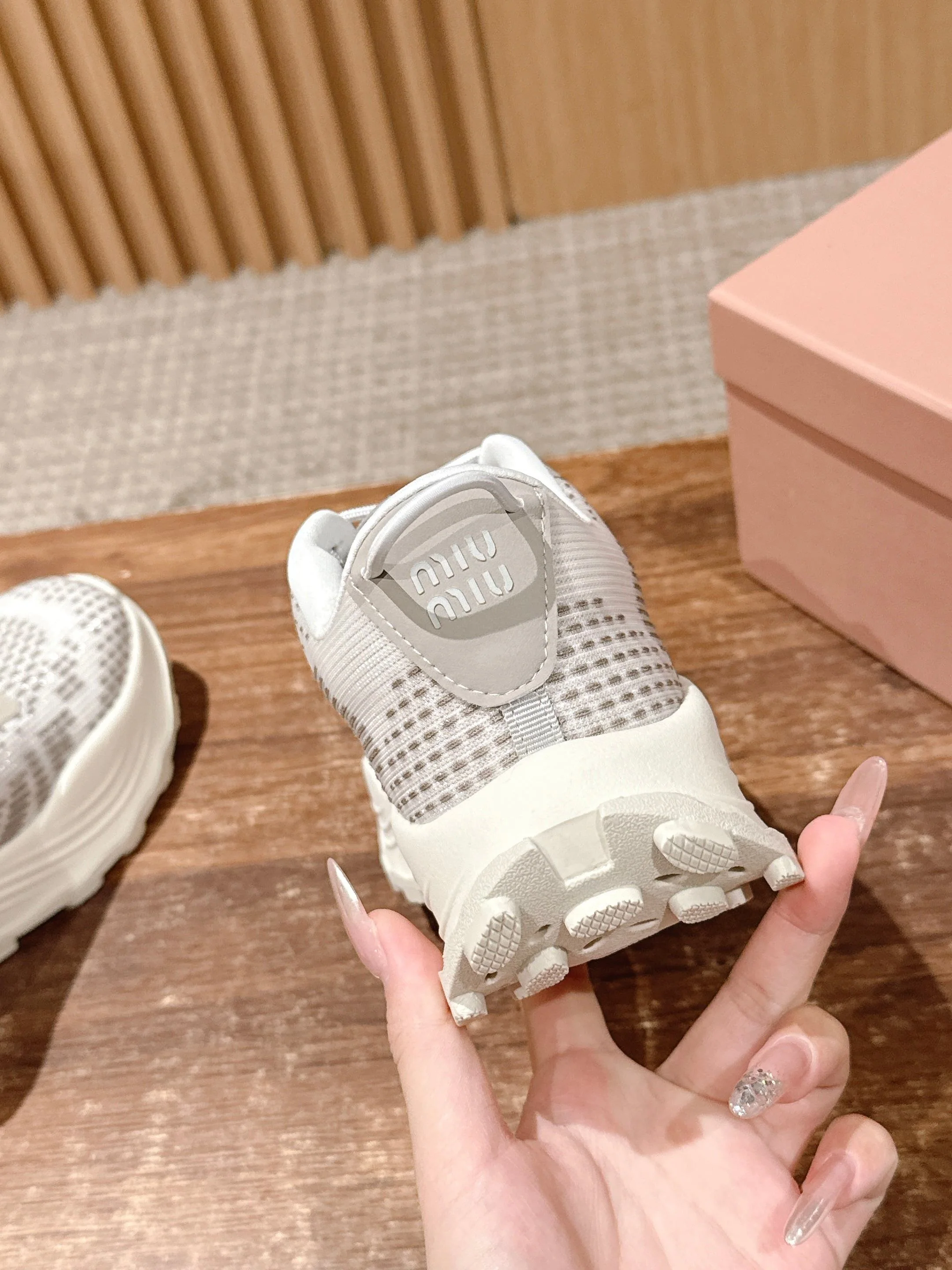 Кроссовки на платформе Miu Miu - серые