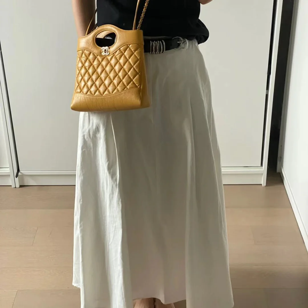 Коллекция Chanel Pre-Fall 2023 - сумка 31 - желтая - мини