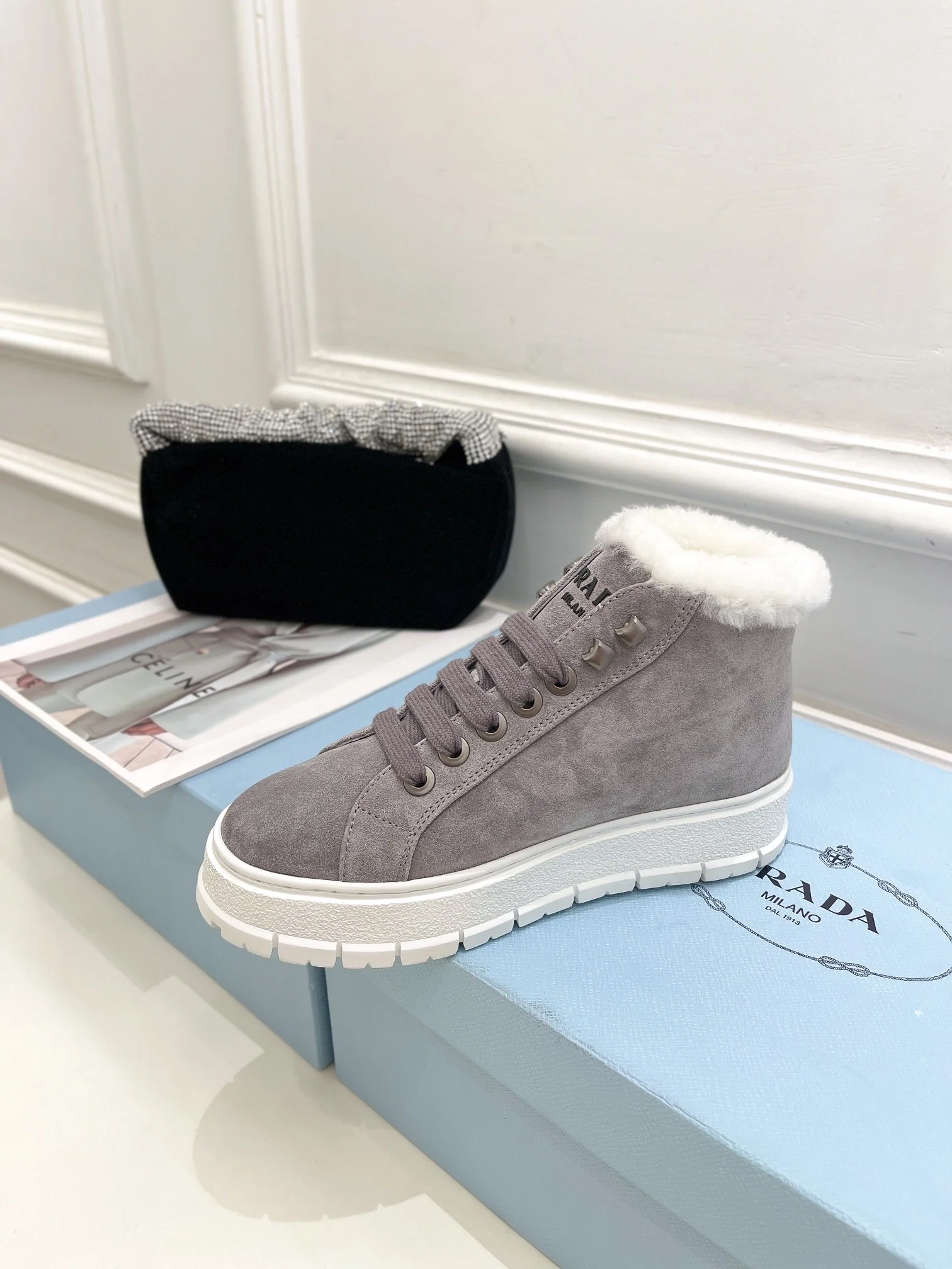 Prada в стиле подиума - Повседневные высокие шерстяные ботильоны - Серые