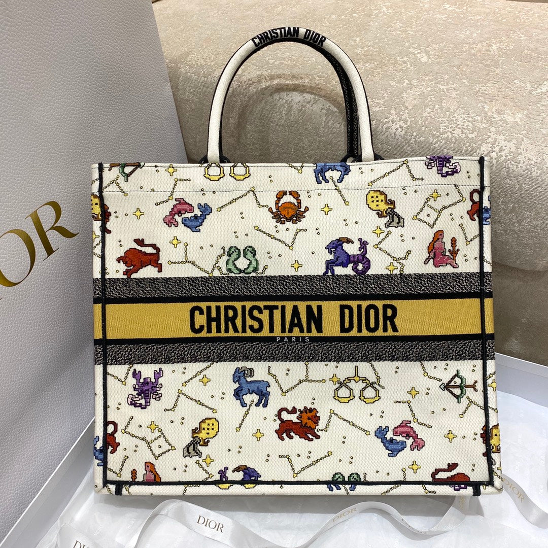 Сумка-тоут Dior Book Tote, большой размер 41-5 см, лимитированная серия к празднику Циси (китайский День святого Валентина).