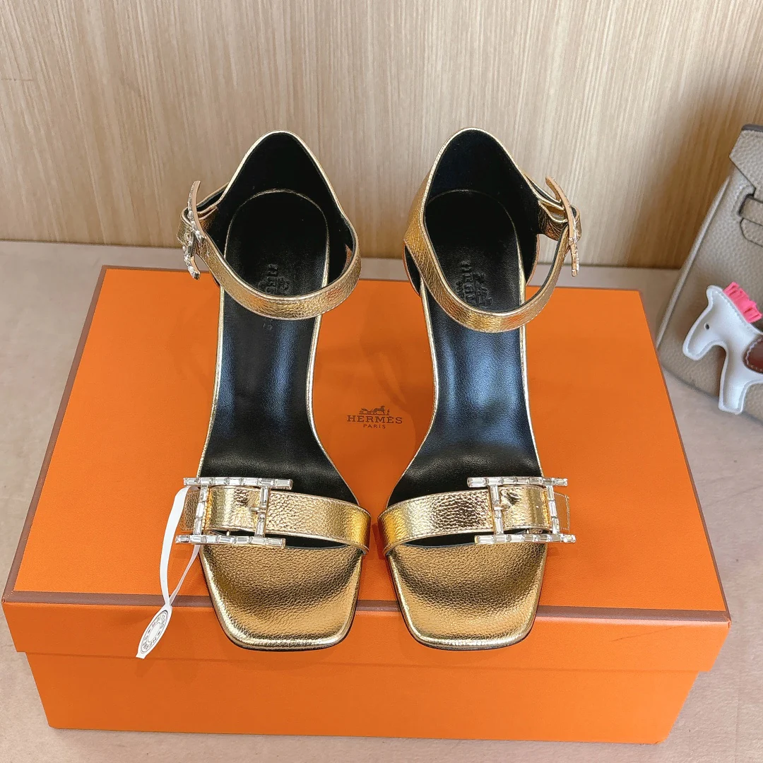 Босоножки на высоком каблуке Hermes 2024 - золотые
