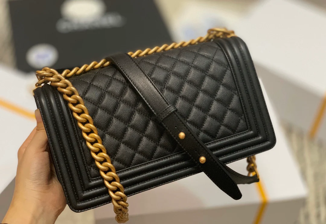 Chanel-boy-25cm-14