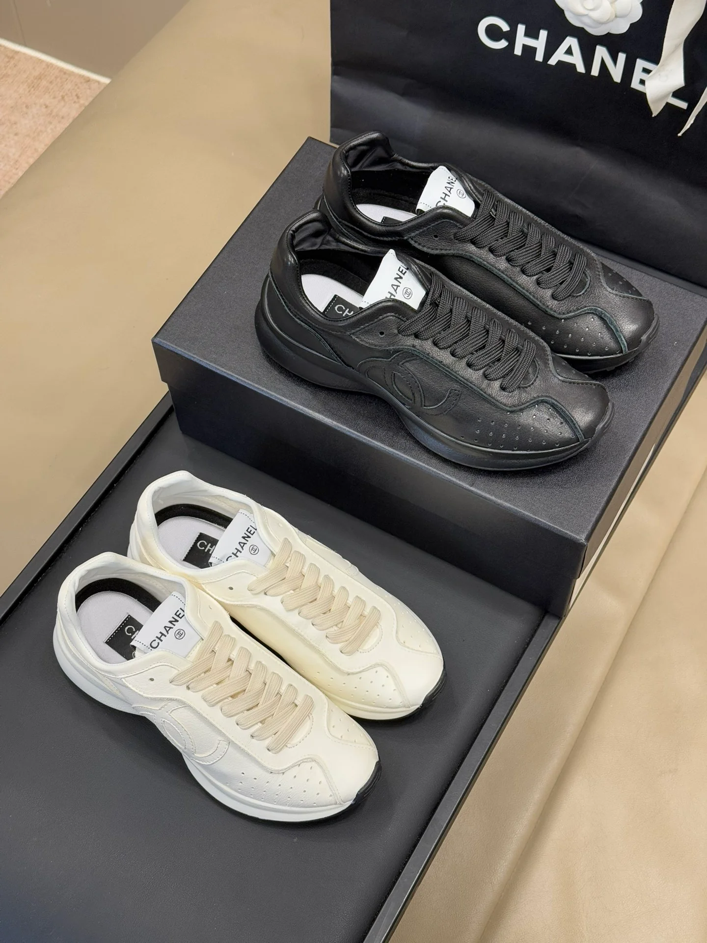 Кроссовки Chanel 2024 — изображение из коллекции