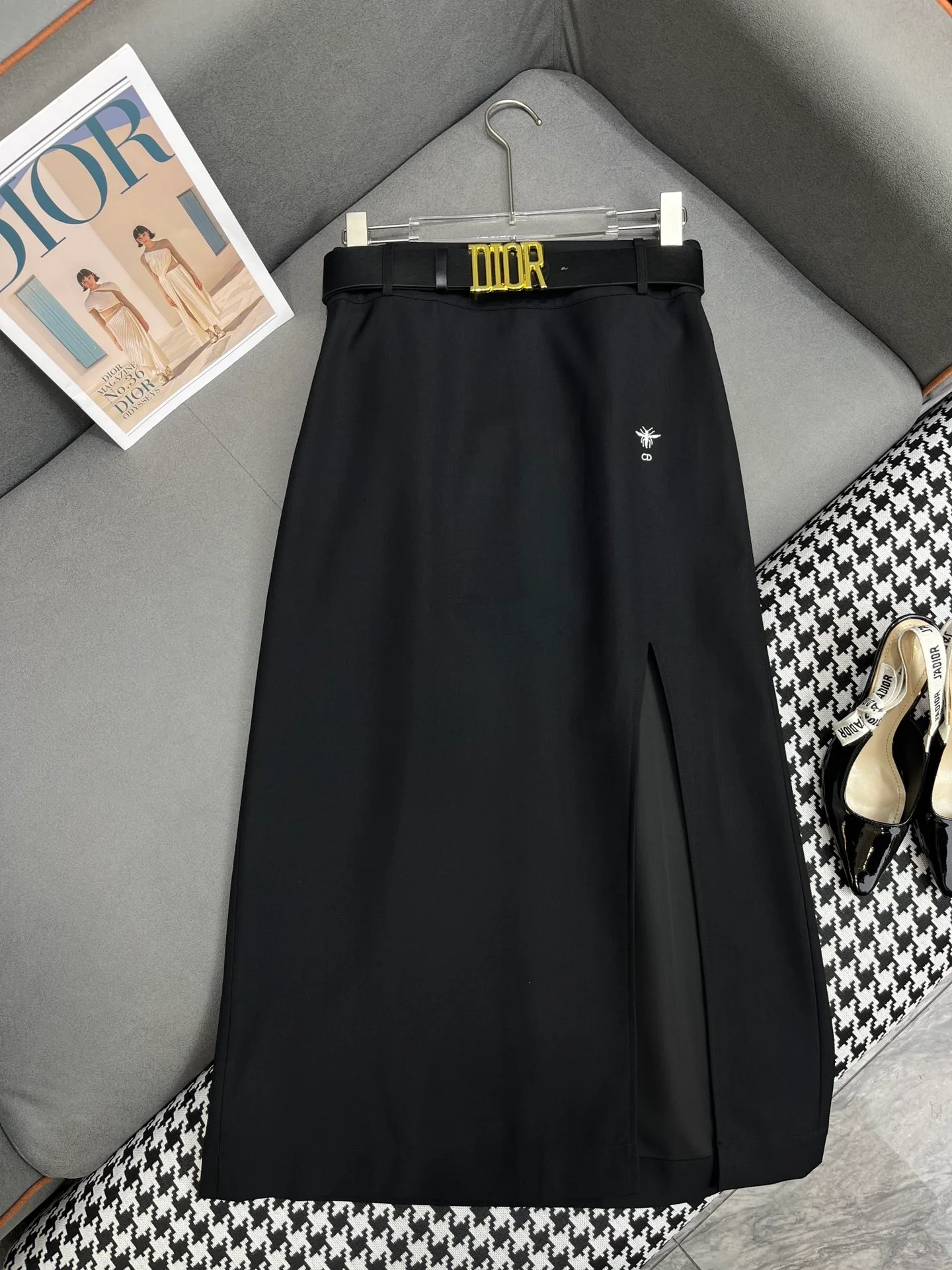 Новая миди-юбка Dior 2403-24ss весна/лето с боковым разрезом - черная