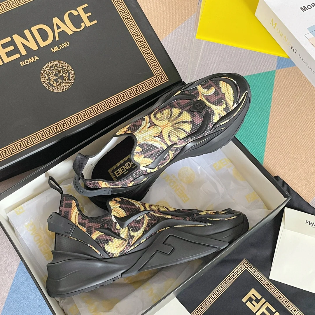 Новинка 2023 года от Fendi - кроссовки Flow Series Flyknit - коллаборация - черные