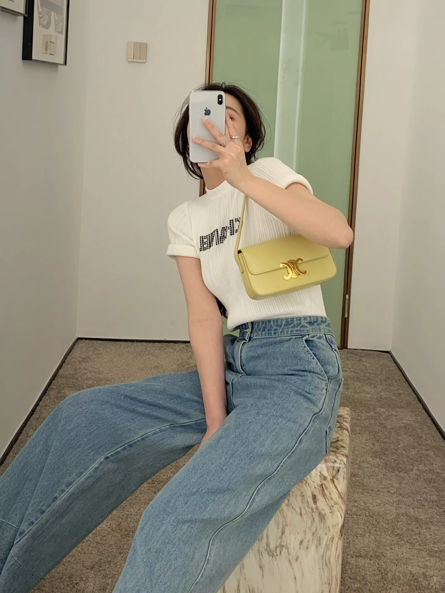 Кожаная сумка через плечо Celine Triomphe - желтая