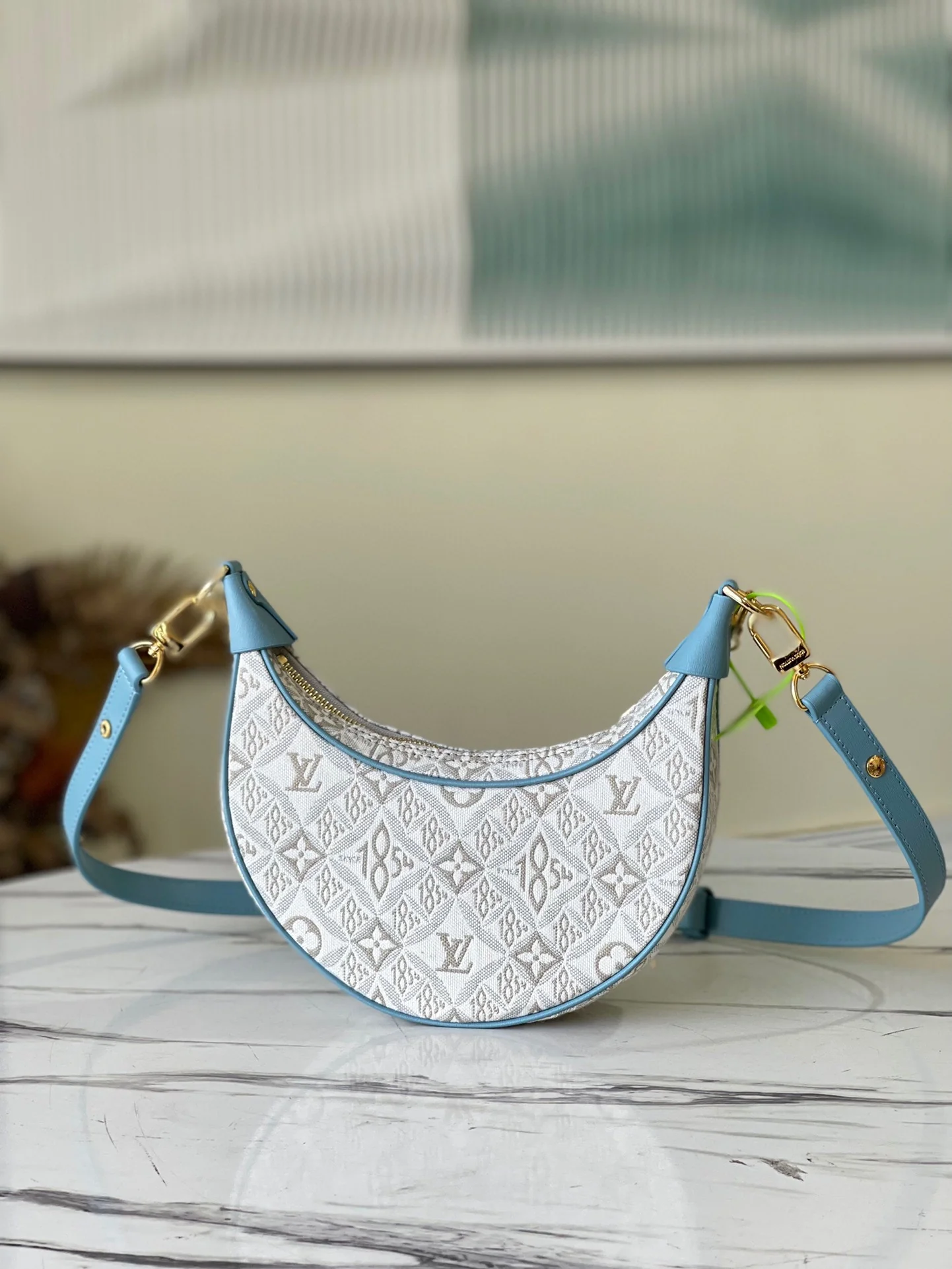 m81094-LV-2022-Коллекция ранней весны-круассан-сумка