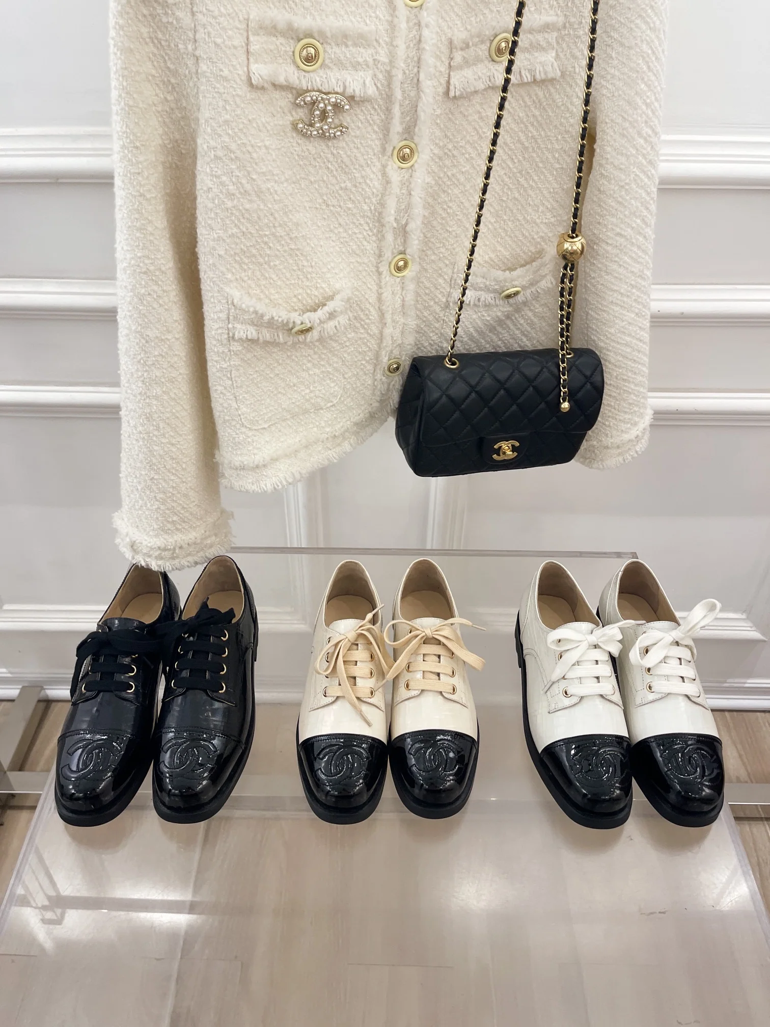 Chanel - Классические винтажные кожаные туфли Vantage