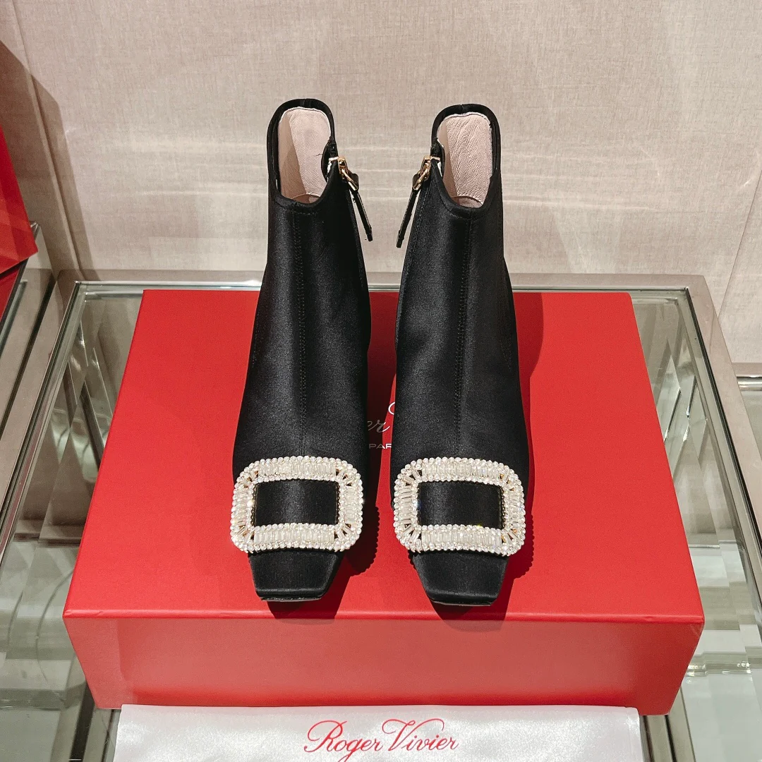 RV Shoes - Ботильоны на низком каблуке, украшенные стразами - 1