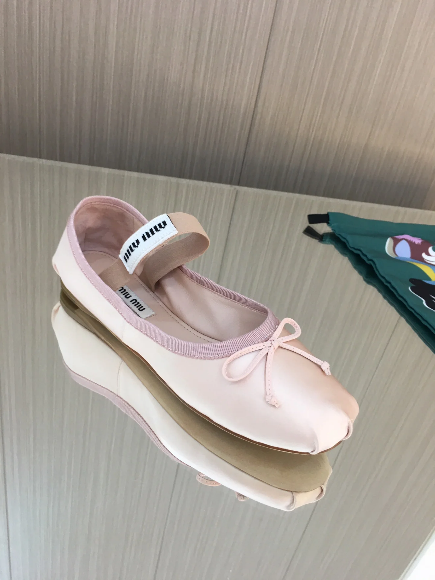 Новинка весны/лета Miu Miu 2023 — балетки ?Французская фея? — розовые.