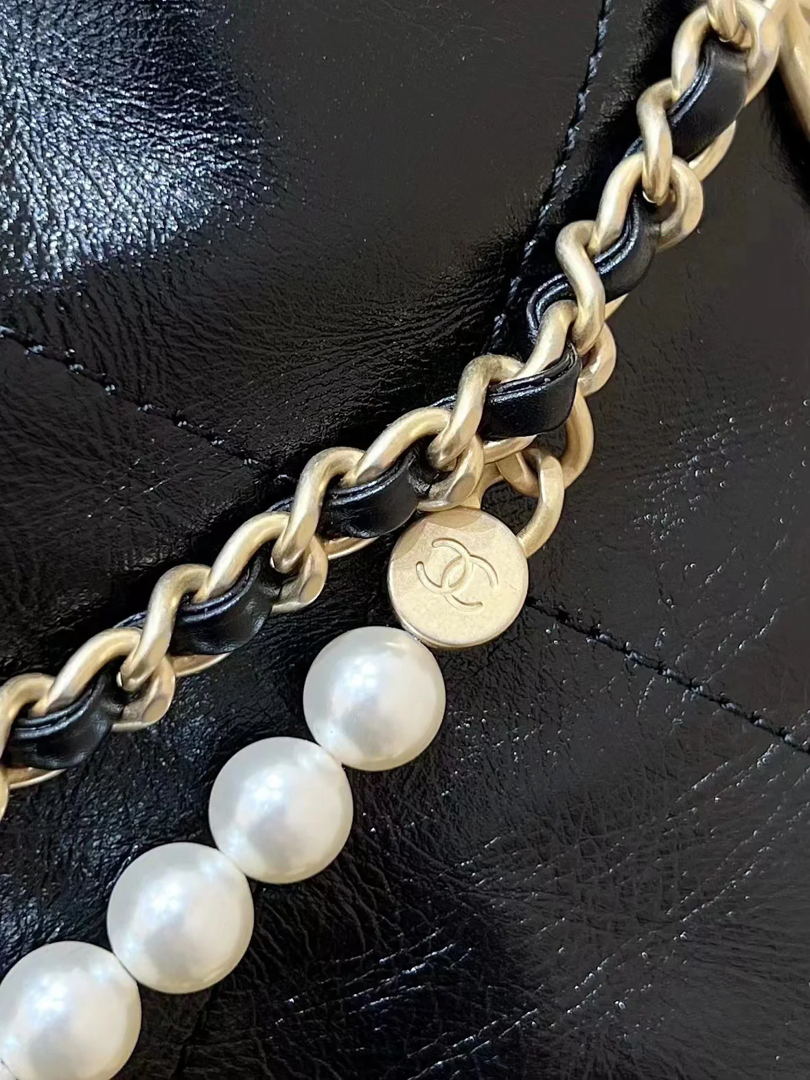 Сумка Chanel No. 22 - черная - двойная цепочка - жемчужная цепочка