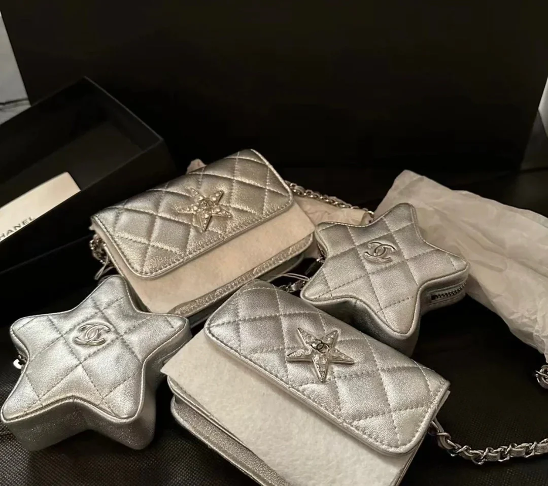 Новинка весны/лета от Chanel - Мини-сумка через плечо Chanel 24c - Серебристая