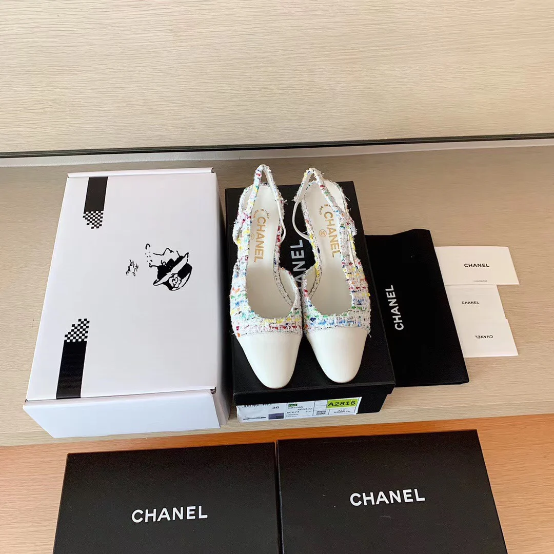 Классические сандалии Chanel - на массивном каблуке - Mosaic