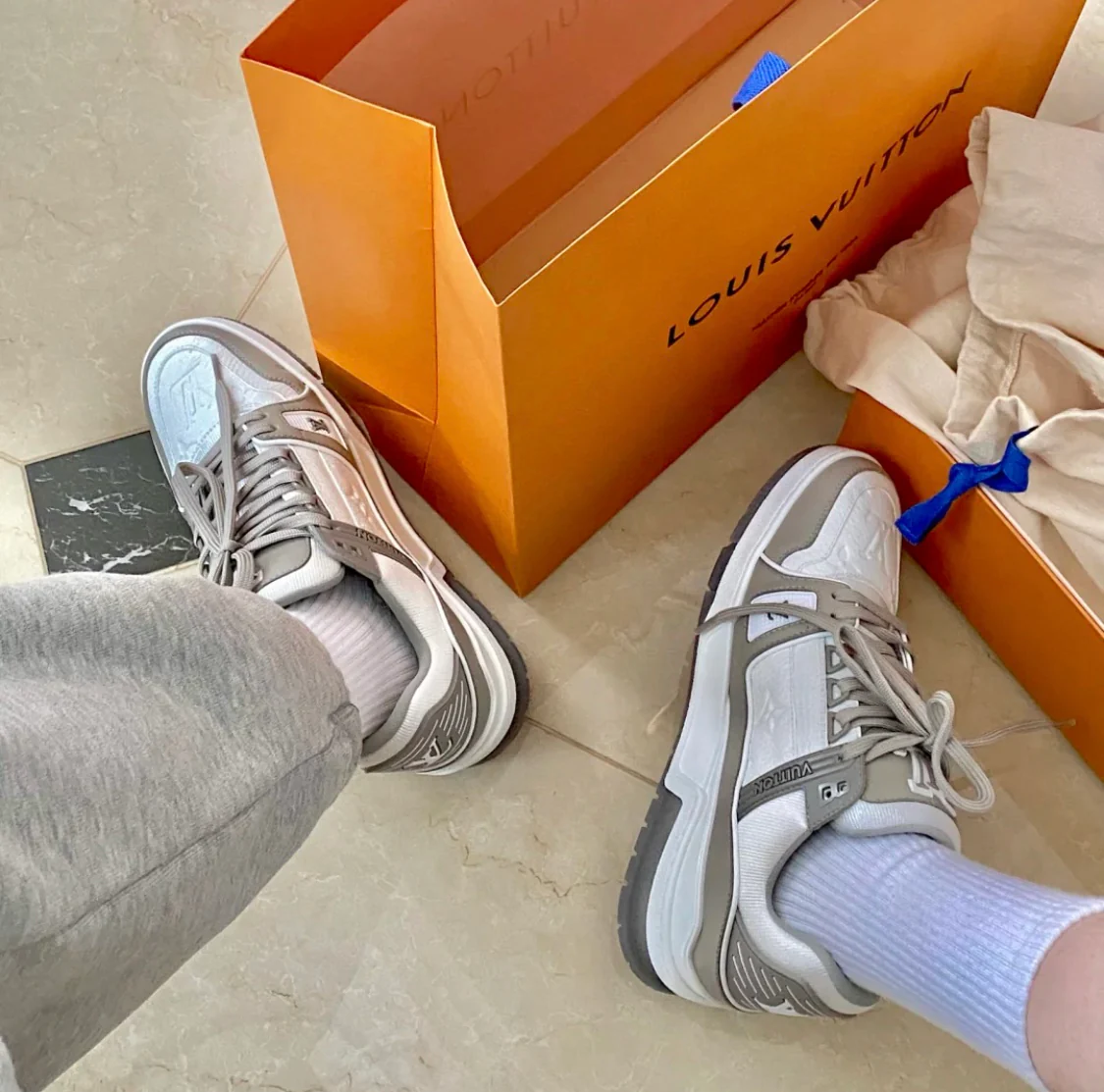 LV - Кроссовки - Повседневная обувь - Унисекс