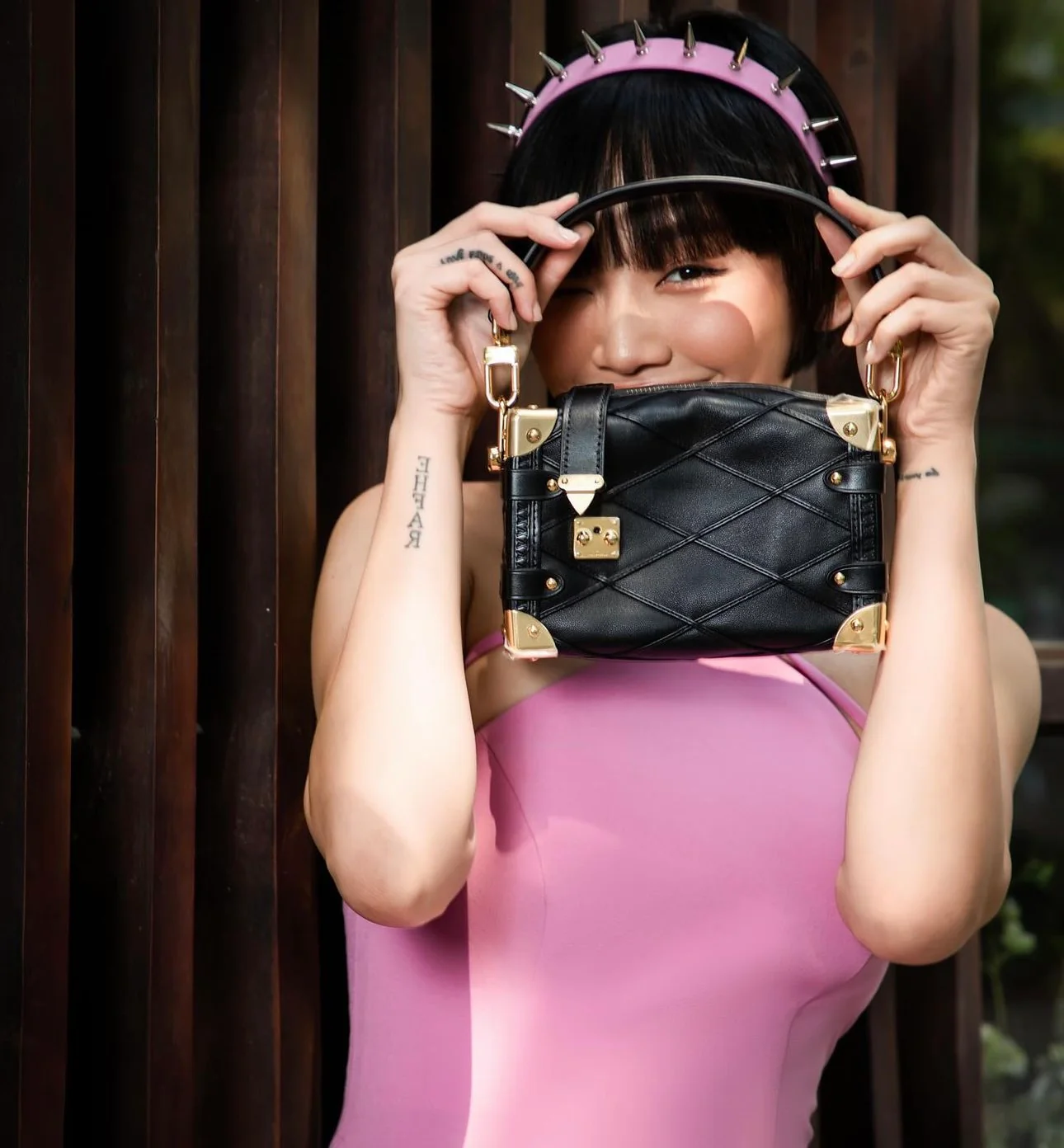 m83080-LV-side-trunk-pm chain bag-black diamond pattern