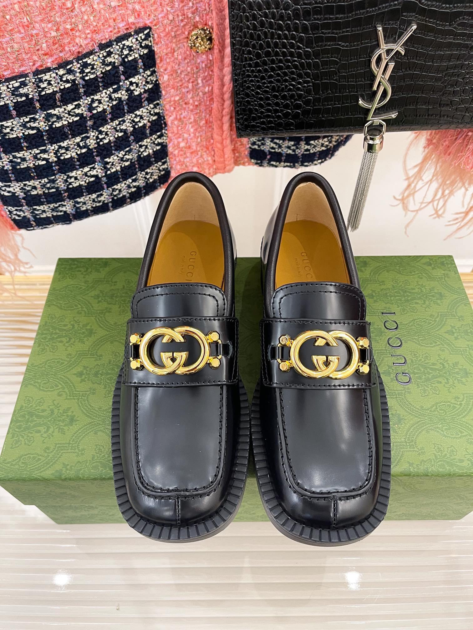 Gucci - Ретро-туфли в стиле афро