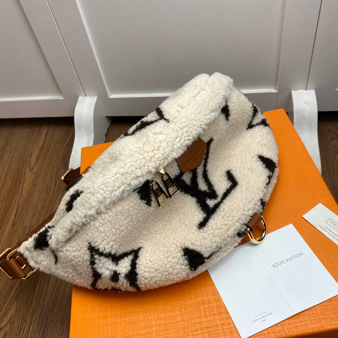 m55425-LV-поясная-бархатная-сумка