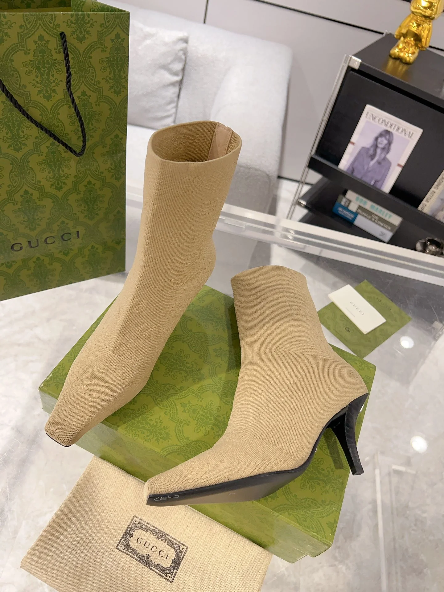 Gucci - Ботильоны на шпильке с сетчатыми вставками и стразами - Абрикосовый цвет