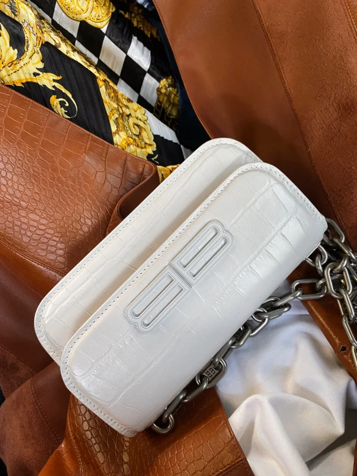 Сумка Balenciaga Gossip Bag - сумка через плечо - идеи для образа