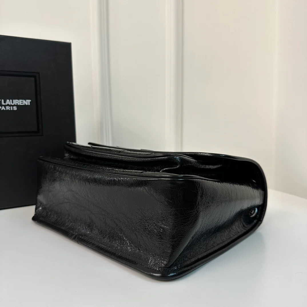 YSL Niki Baby 28 см, кожаная цепочка, черная, античное серебро