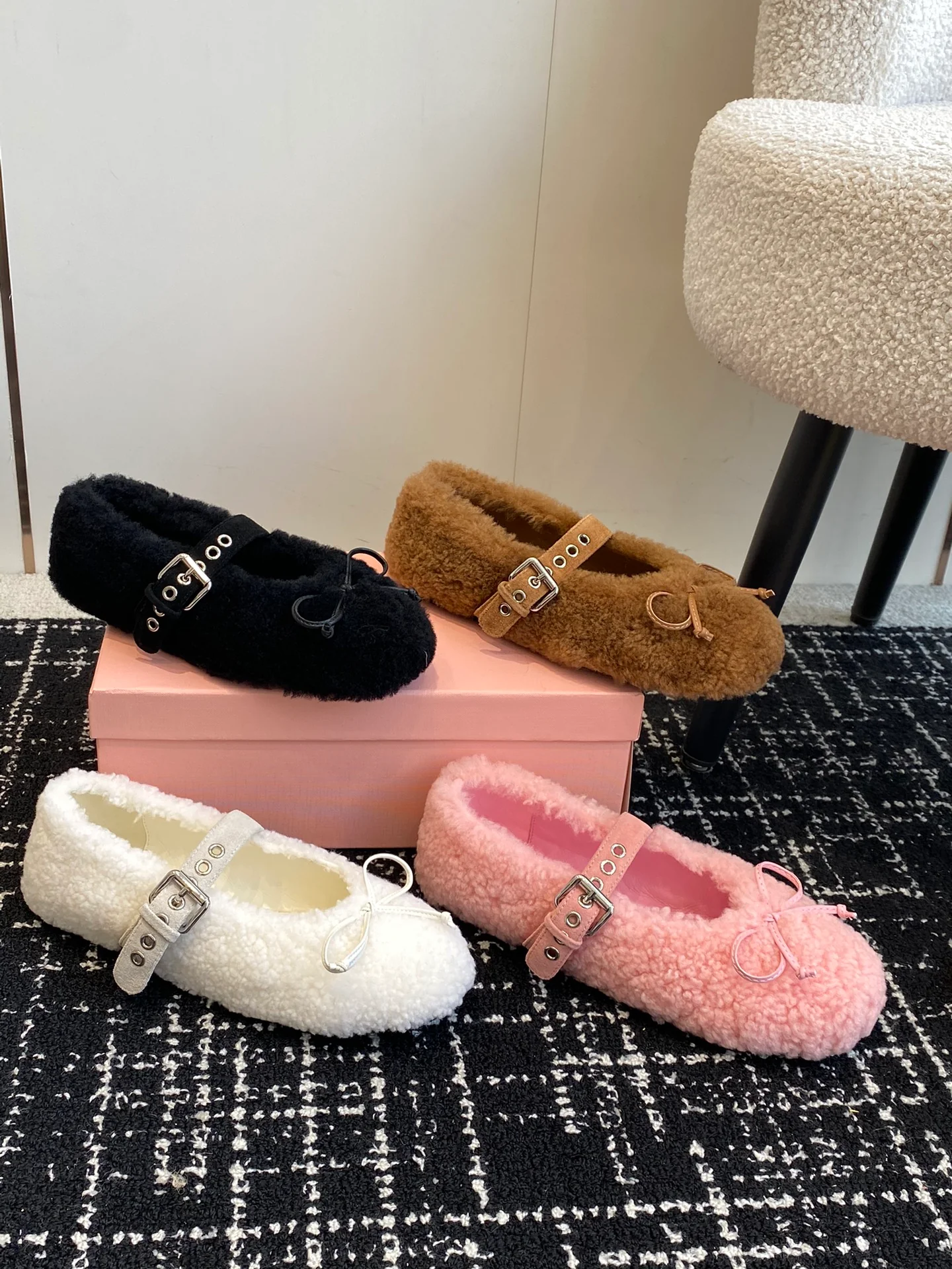 Шерстяные туфли Miu Miu 2024 — изображение коллекции